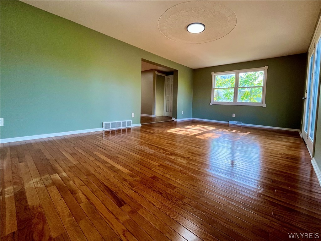 2554 Niagara Road Niagara Falls, NY 14304 - Photo 16 of 27