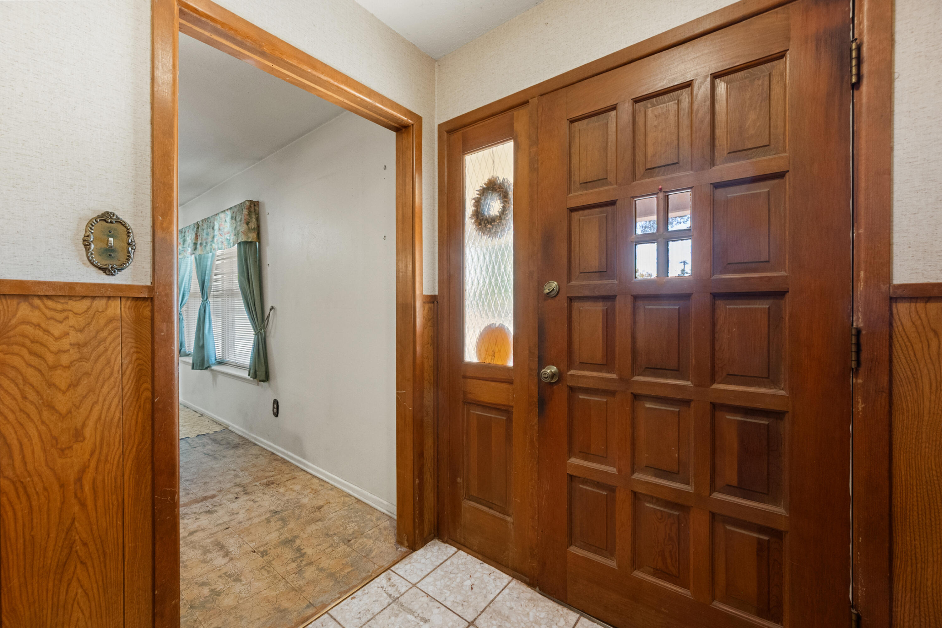 5440 48th Street Lubbock, TX 79414 - Photo 6 of 28 a view of front door