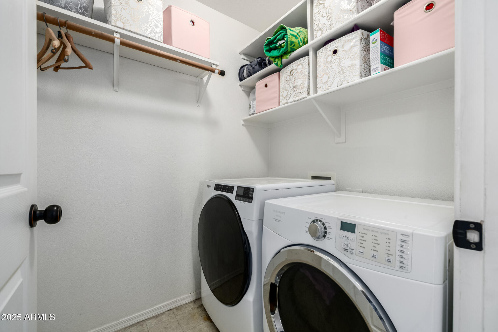 1675 East Robin Lane Gilbert, AZ 85296 - Photo 25 of 29 a utility room with dryer and washer