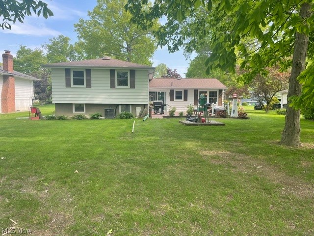 4937 Timberview Drive Vermilion, OH 44089 - Photo 4 of 15