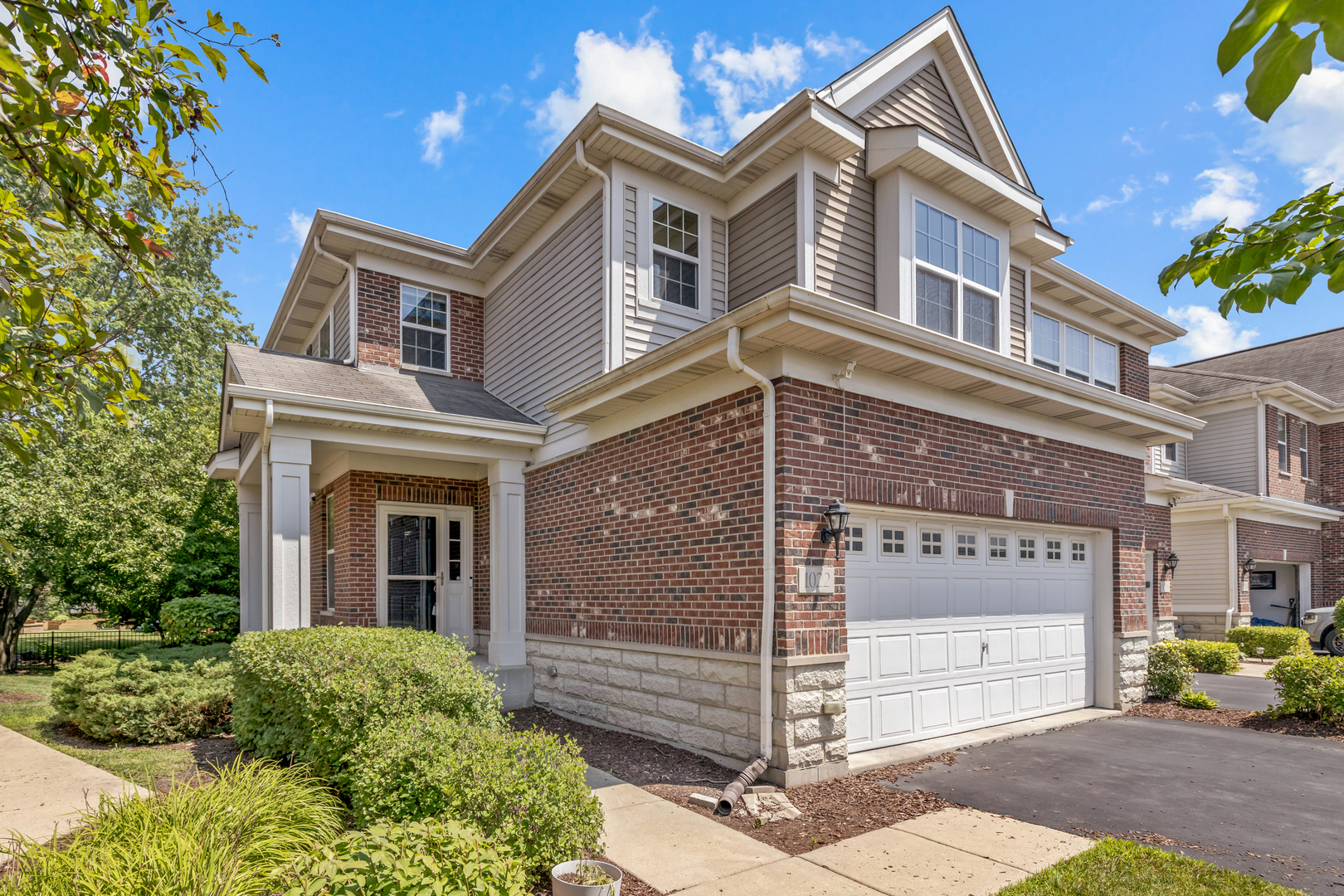 1022 Ravendale Court Naperville, IL 60540 - Photo 2 of 28