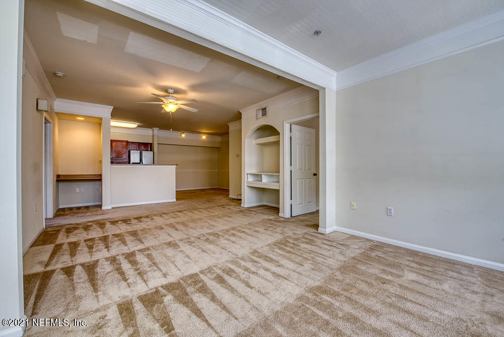 8550 Touchton Road, Unit 721 Jacksonville, FL 32216 - Photo 6 of 24 Living Area - View 3
