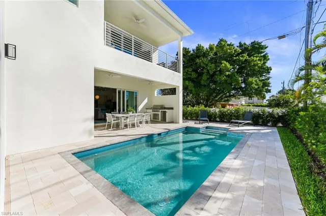 $25,000 | 596 111th Avenue North, Naples, FL 34108