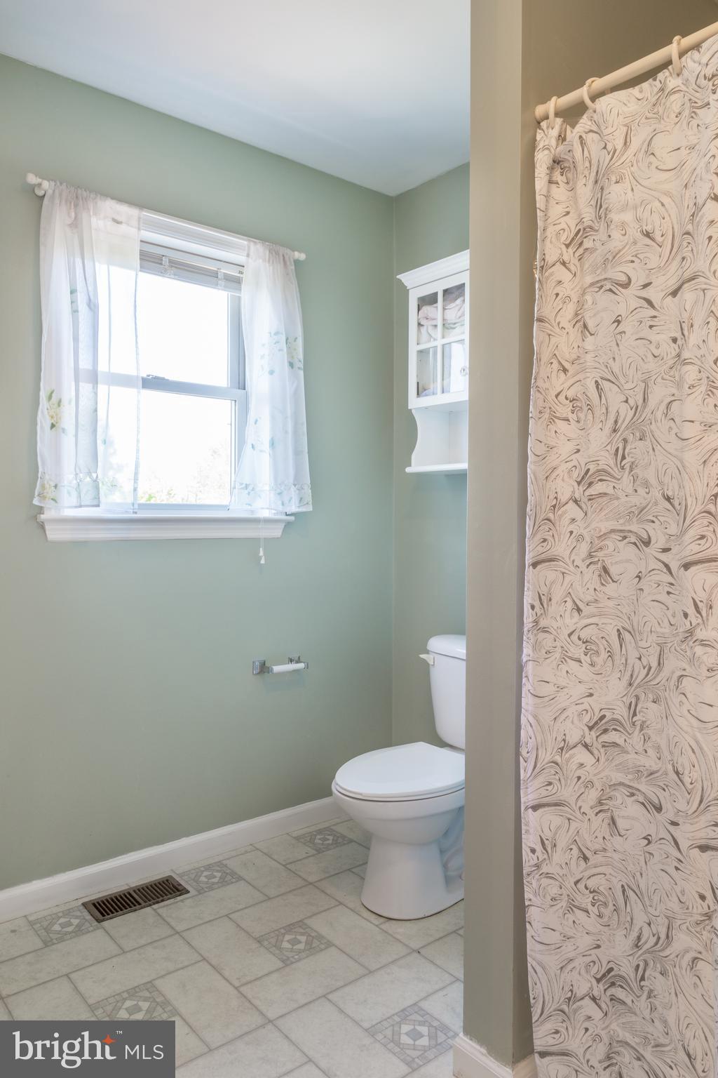 2272 Old Washington Road Westminster, MD 21157 - Photo 16 of 48 Full Bath