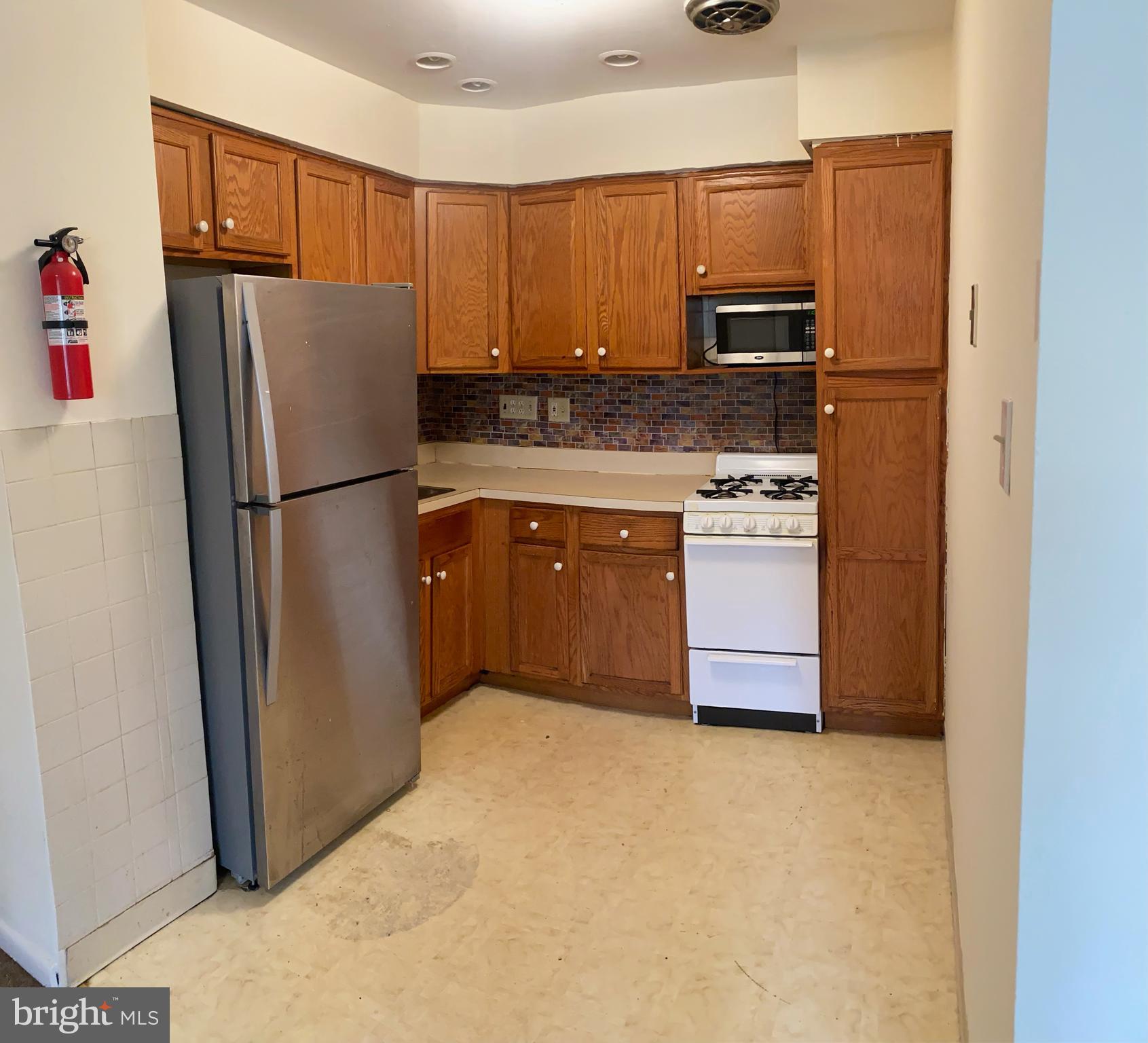 4034 West Ford Road Philadelphia, PA 19131 - Photo 4 of 29