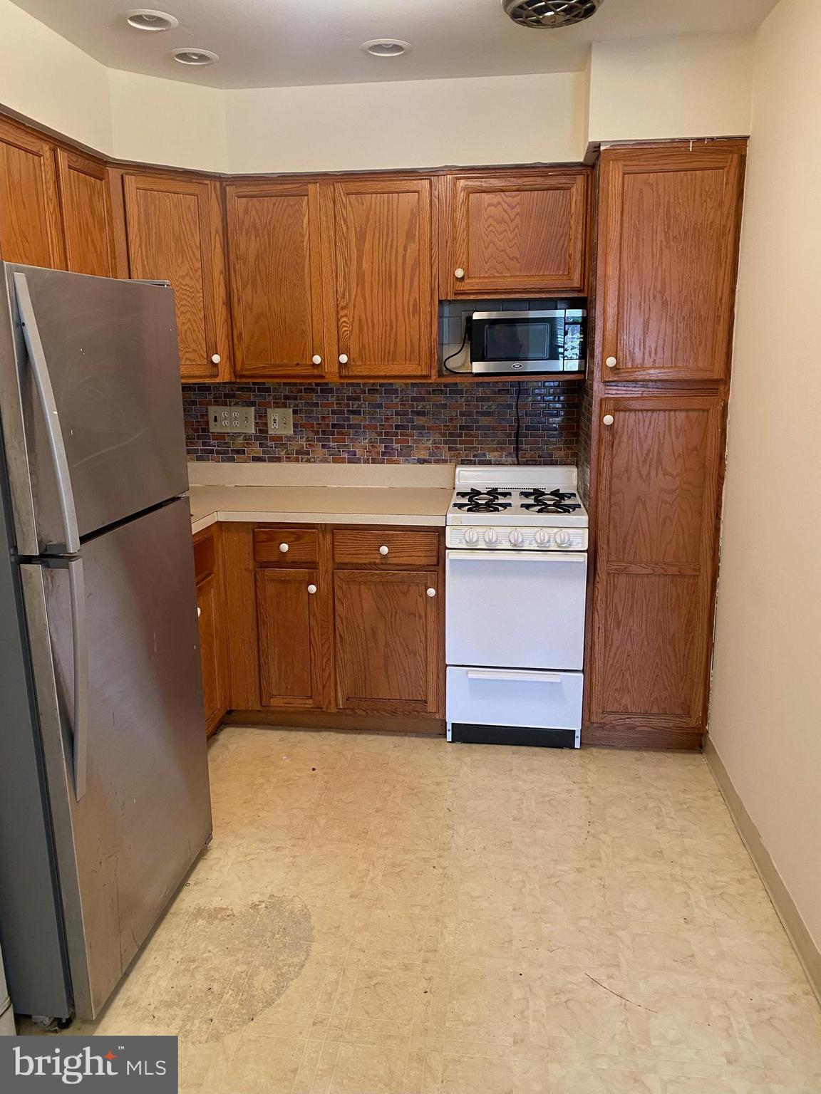 4034 West Ford Road Philadelphia, PA 19131 - Photo 8 of 29
