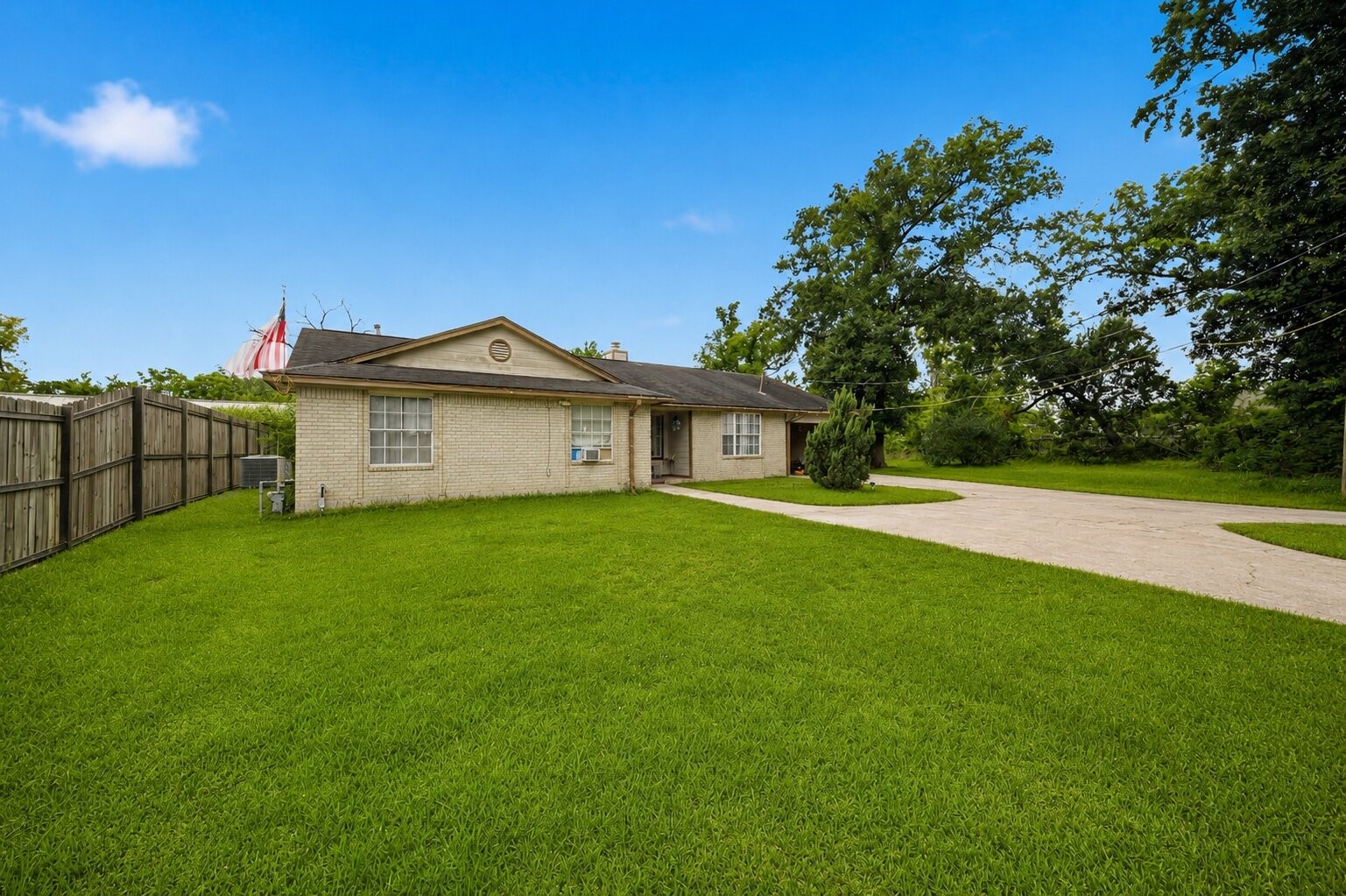 4606 Terrell Street Houston, TX 77093 - Photo 3 of 41 Virtually Cleaned Up