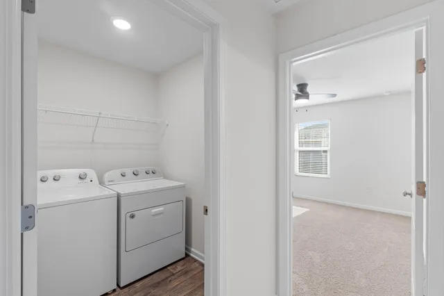 a view of utility room with washer and dryer
