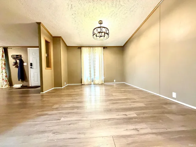 $169,900 | 308 West Brook Street, Mitchell, IN 47446