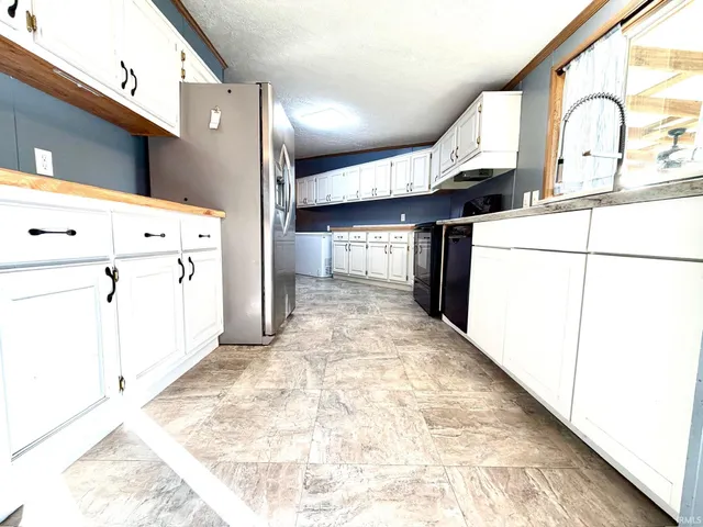 $169,900 | 308 West Brook Street, Mitchell, IN 47446