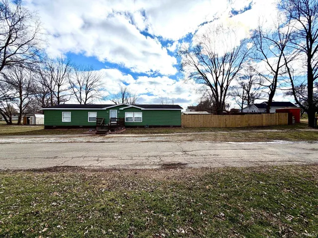 $169,900 | 308 West Brook Street, Mitchell, IN 47446