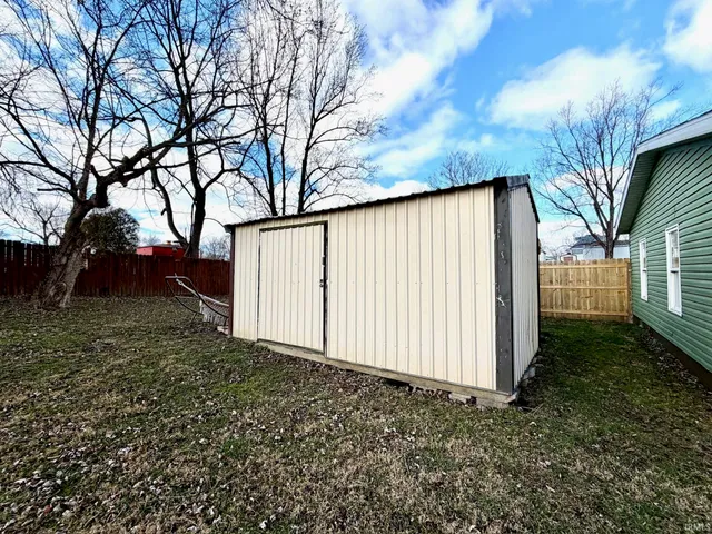 $169,900 | 308 West Brook Street, Mitchell, IN 47446