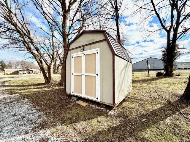 $169,900 | 308 West Brook Street, Mitchell, IN 47446