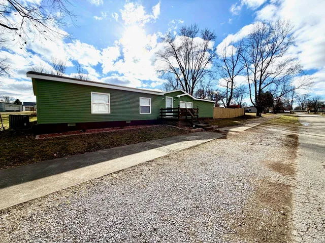 $169,900 | 308 West Brook Street, Mitchell, IN 47446