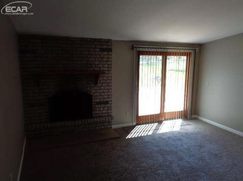 5385 Howe Road Grand Blanc, MI 48439 - Photo 9 of 18 20438989-8.JPG