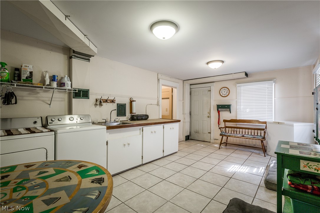 27573 Butternut Ridge Road North Olmsted, OH 44070 - Photo 12 of 23 Mudroom/Laundry Room