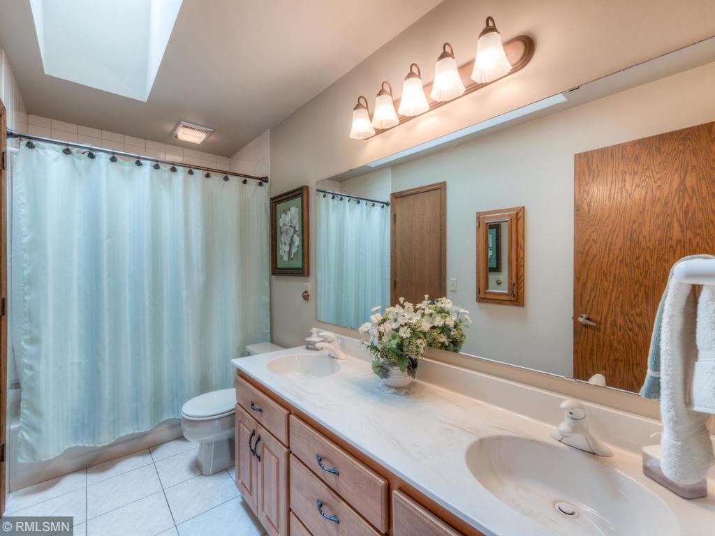 1345 Berry Ridge Road Eagan, MN 55123 - Photo 22 of 31 Gallery Image 22