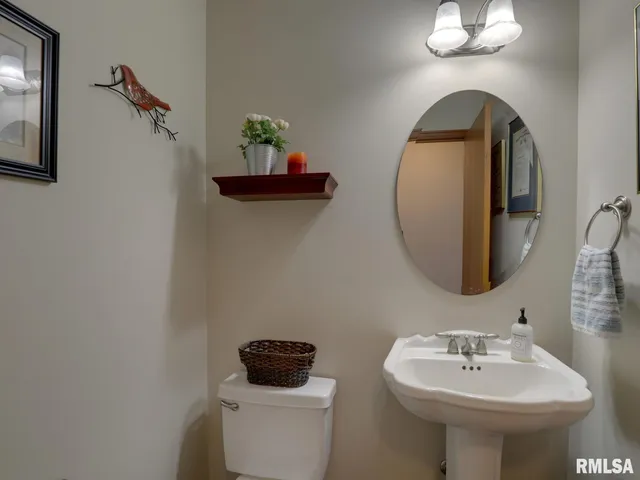 $480,000 | 5128 Lookout Ridge Road, Quincy, IL 62305