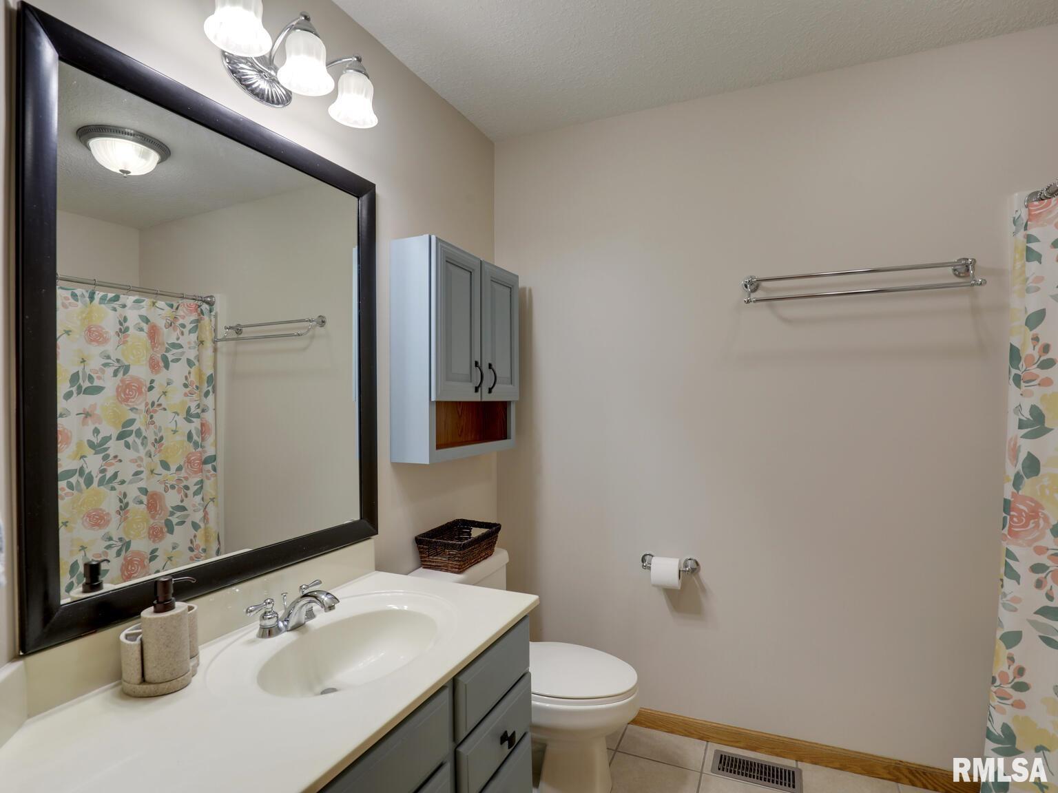 5128 Lookout Ridge Road Quincy, IL 62305 - Photo 19 of 42 Gallery Image 19