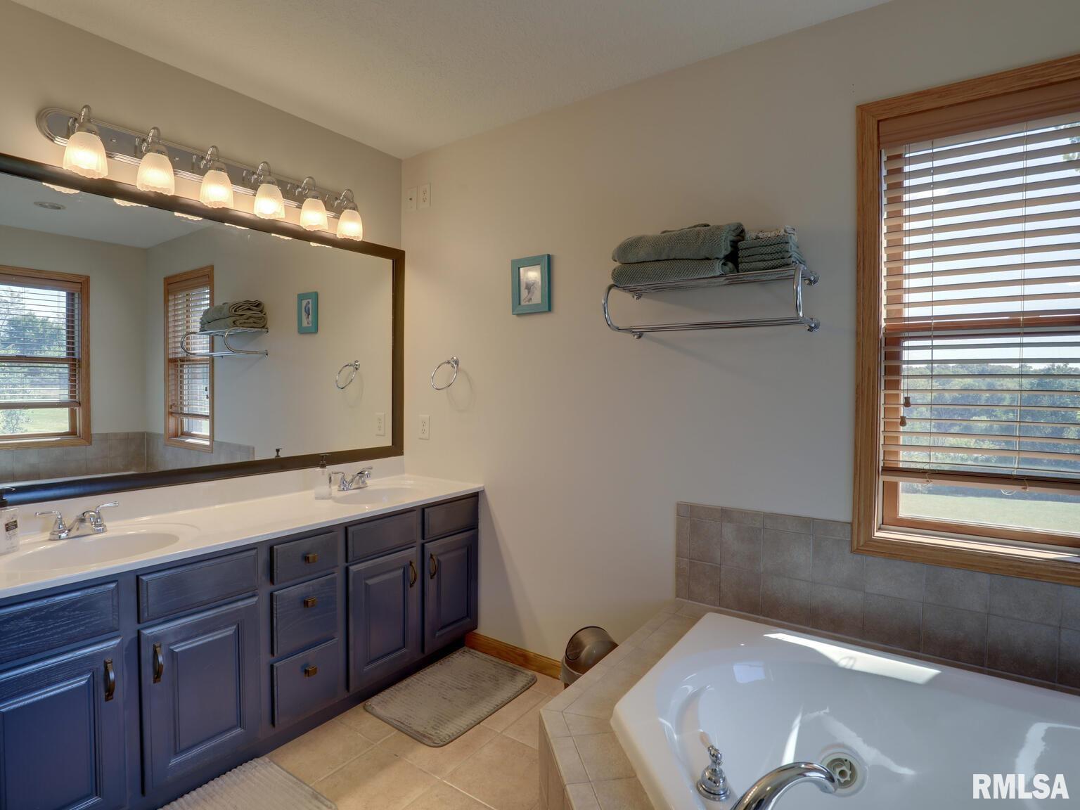 5128 Lookout Ridge Road Quincy, IL 62305 - Photo 22 of 42 Gallery Image 22