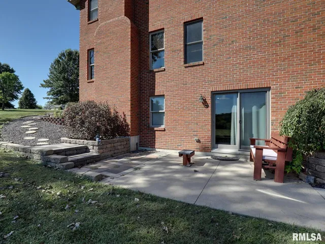 $480,000 | 5128 Lookout Ridge Road, Quincy, IL 62305