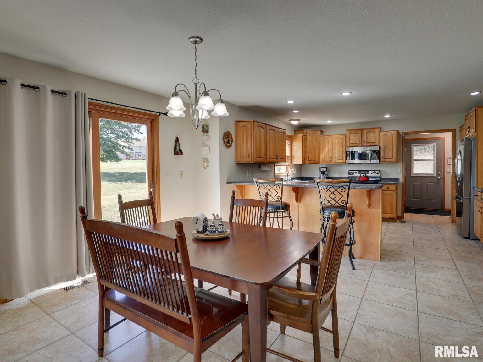 5128 Lookout Ridge Road Quincy, IL 62305 - Photo 7 of 42 Gallery Image 7
