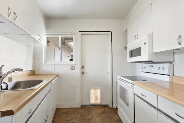 $335,000 | 3412 Humboldt Way, Sacramento, CA 95864