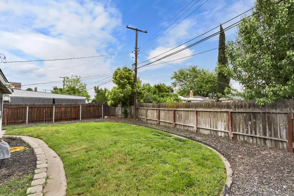 $335,000 | 3412 Humboldt Way, Sacramento, CA 95864