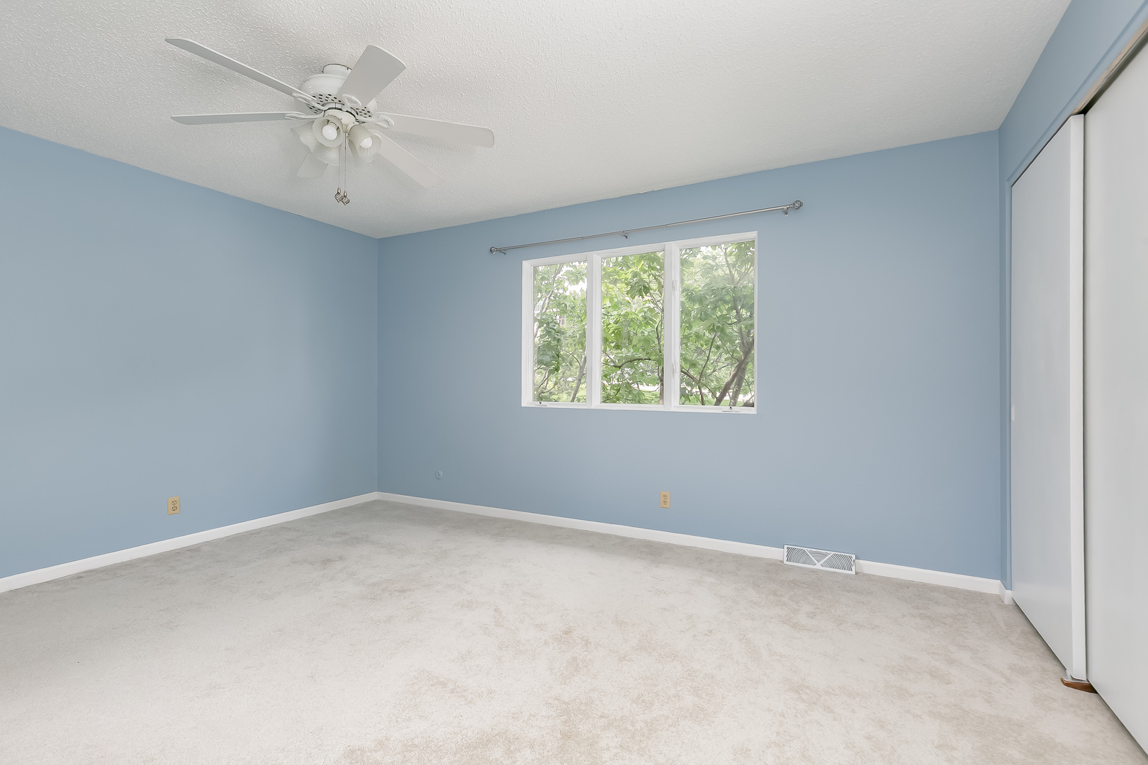 3721 35th Street, Unit 4 Moline, IL 61265 - Photo 13 of 26