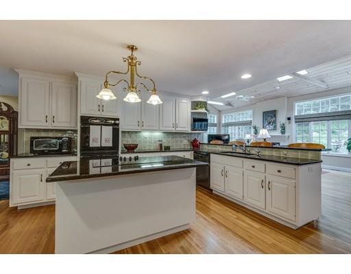 339 Far Reach Road Westwood, MA 02090 - Photo 5 of 39 Gallery Image 5