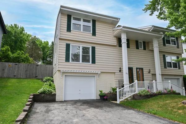 $299,900 | 213 McDivitt Lane, Mukwonago, WI 53149
