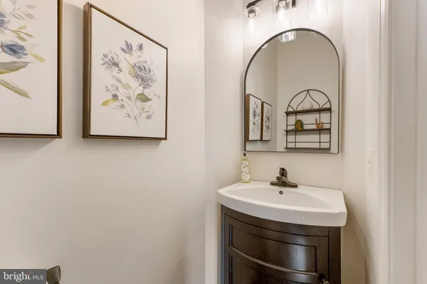 $900,000 | 24209 Hailey Drive, Damascus, MD 20872