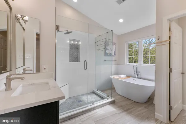 $900,000 | 24209 Hailey Drive, Damascus, MD 20872