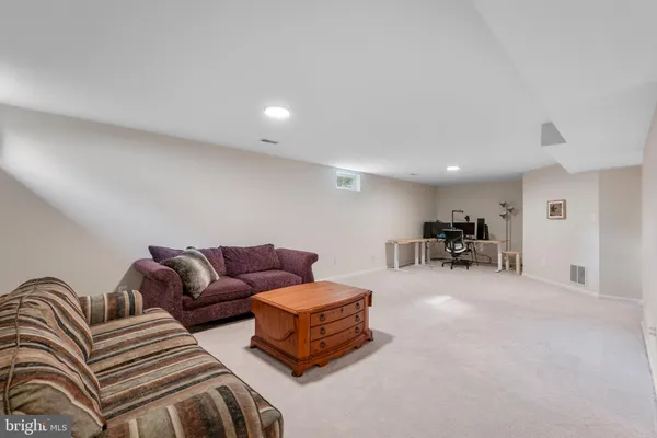 $900,000 | 24209 Hailey Drive, Damascus, MD 20872