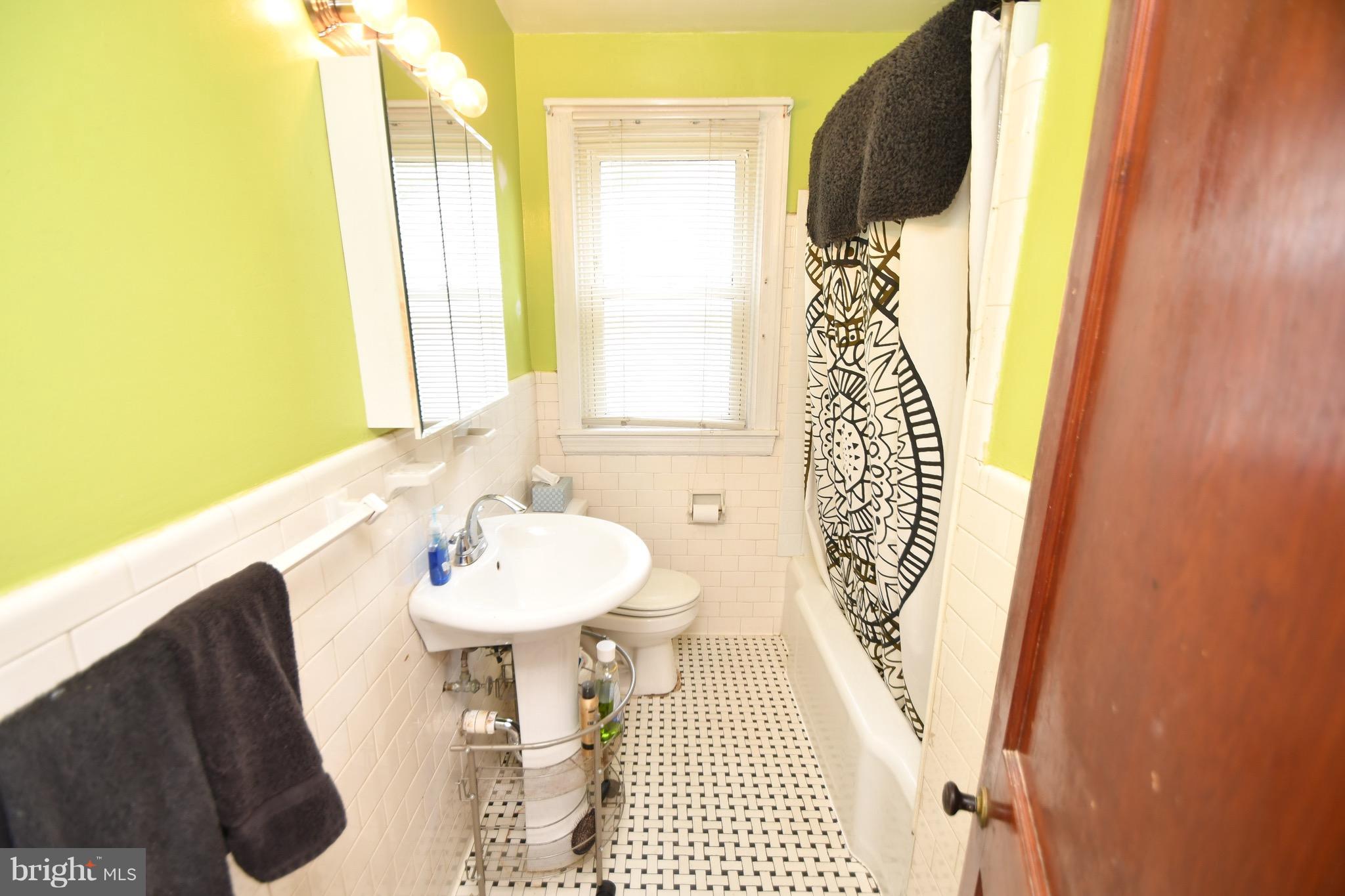 1202 Overbrook Road Baltimore, MD 21239 - Photo 13 of 23 Main Bath