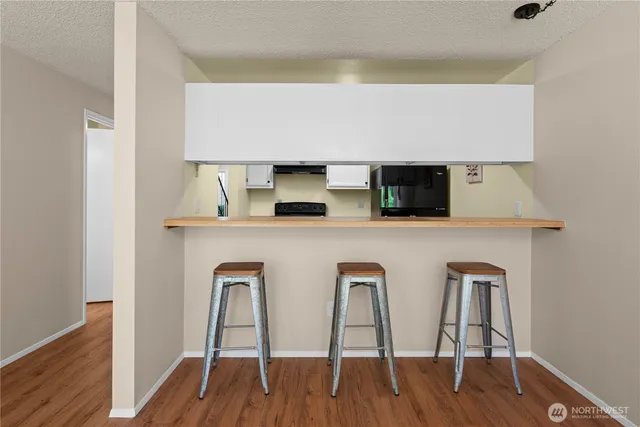 $329,000 | 690 Northwest Atalanta Way, Unit B9, Oak Harbor, WA 98277