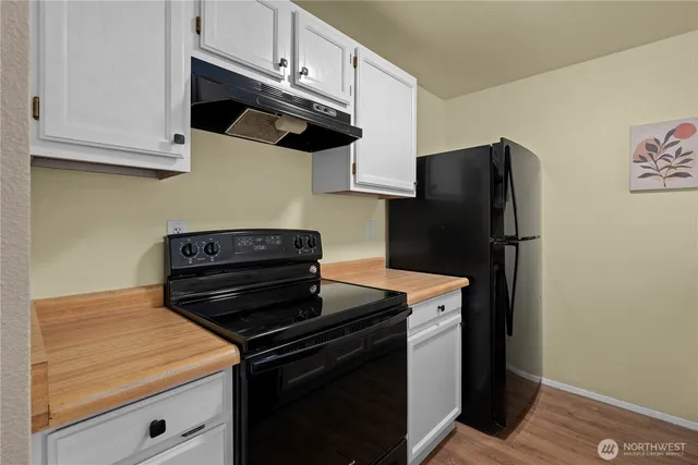 $329,000 | 690 Northwest Atalanta Way, Unit B9, Oak Harbor, WA 98277