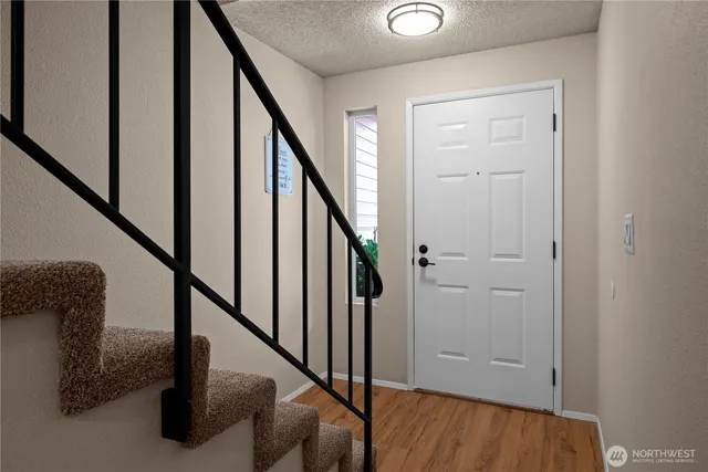 $329,000 | 690 Northwest Atalanta Way, Unit B9, Oak Harbor, WA 98277