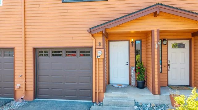 $329,000 | 690 Northwest Atalanta Way, Unit B9, Oak Harbor, WA 98277
