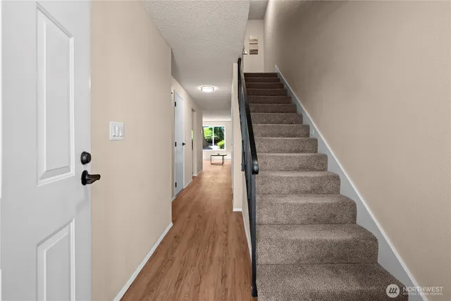 $329,000 | 690 Northwest Atalanta Way, Unit B9, Oak Harbor, WA 98277