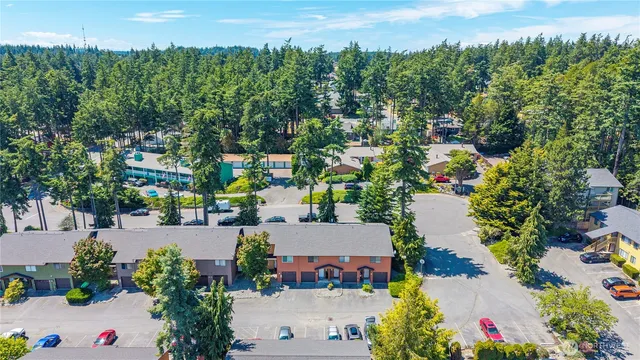$329,000 | 690 Northwest Atalanta Way, Unit B9, Oak Harbor, WA 98277