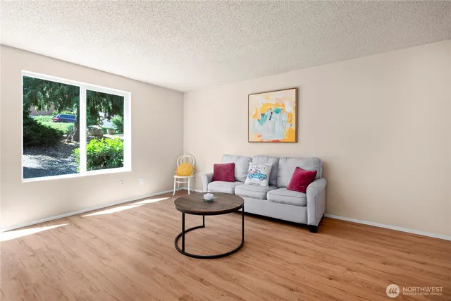 $329,000 | 690 Northwest Atalanta Way, Unit B9, Oak Harbor, WA 98277