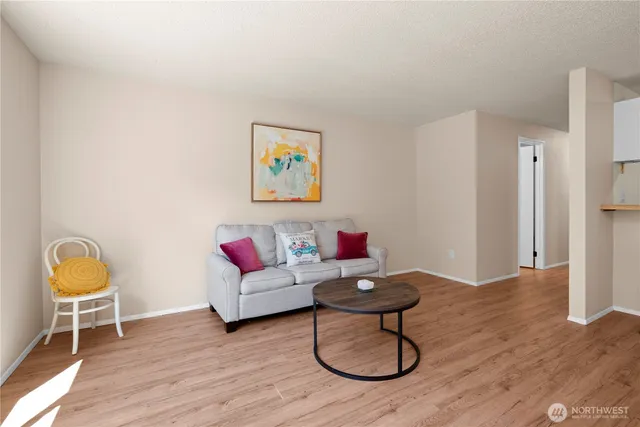 $329,000 | 690 Northwest Atalanta Way, Unit B9, Oak Harbor, WA 98277