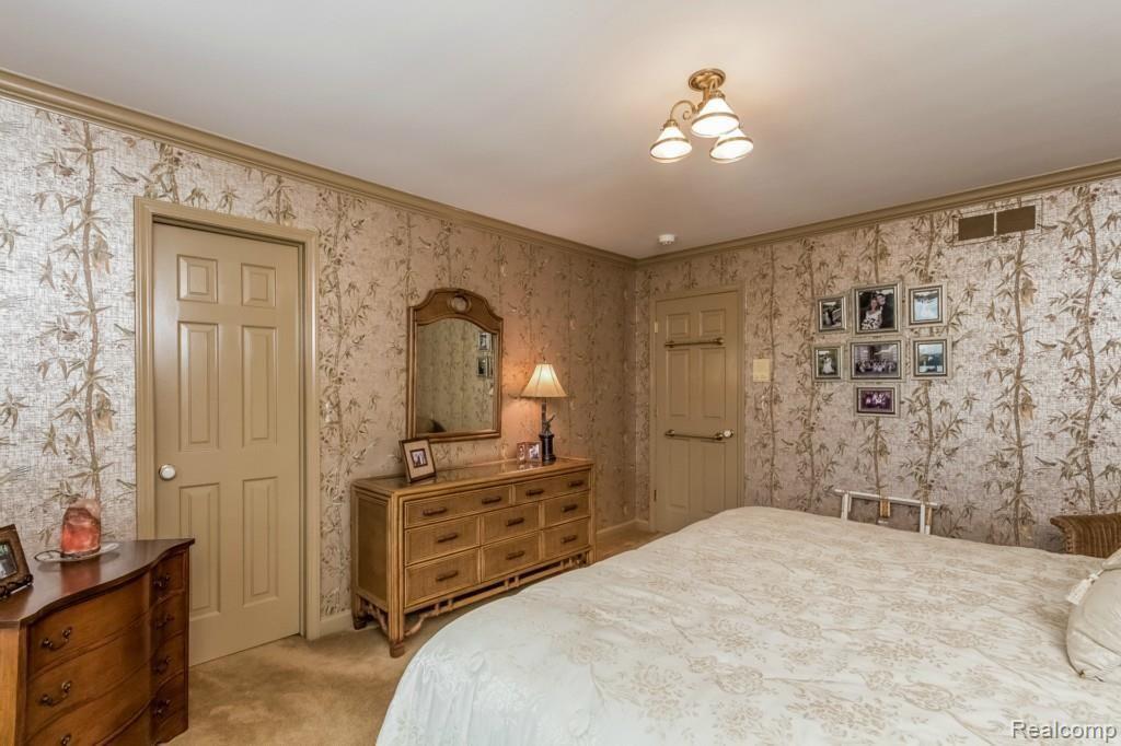 355 Olivewood Court Rochester, MI 48306 - Photo 30 of 61 030-Master_Bedroom-1835667-medium.jpg
