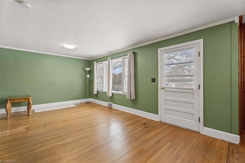 4150 High Point Road Winston-Salem, NC 27107 - Photo 4 of 39 Living room