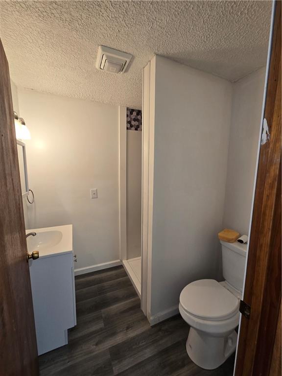 42 Kennedy Road Finleyville, PA 15332 - Photo 28 of 45 2nd floor full bathroom