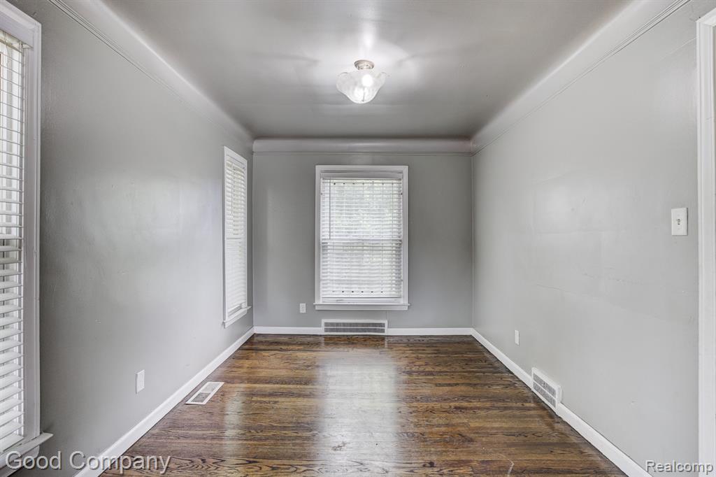 21797 Moross Road Detroit, MI 48236 - Photo 7 of 29