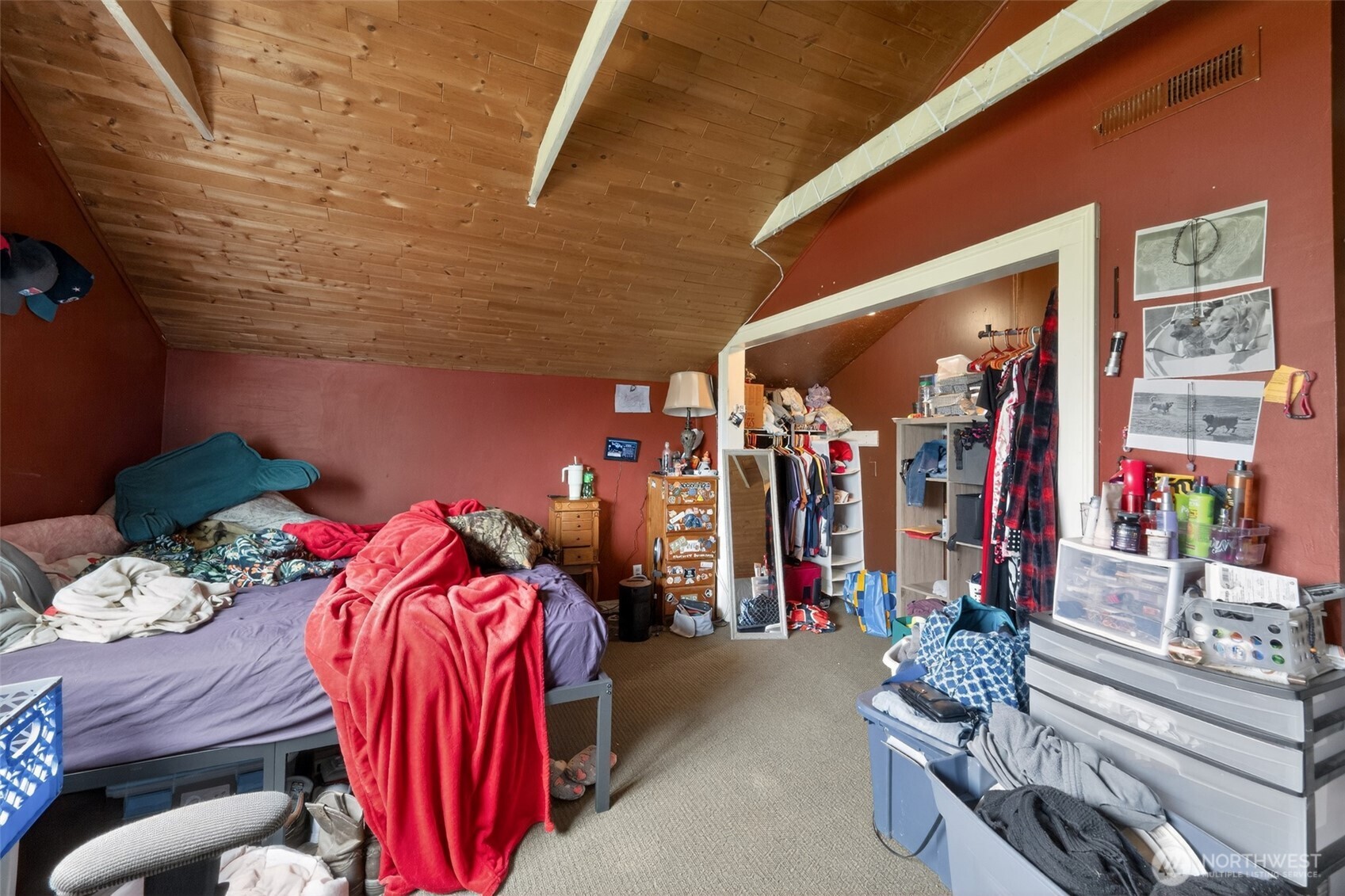 9801 Lenhart Road Sumas, WA 98295 - Photo 27 of 33 a view of walk in closet with clothes