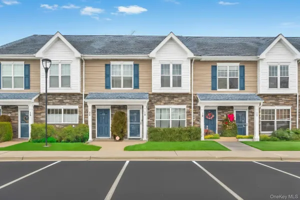 $524,500 | 115 Weatherby Lane, Central Islip, NY 11722