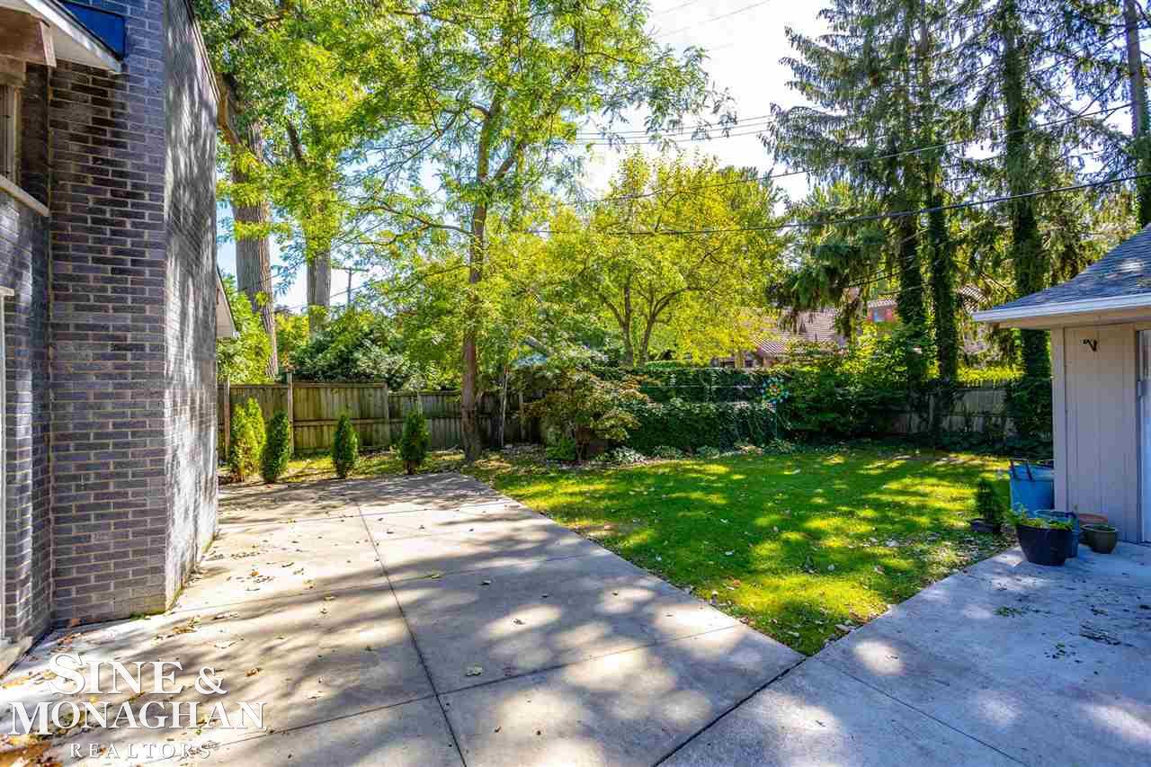 207 Ridgemont Road Grosse Pointe, MI 48236 - Photo 34 of 41 50056754-33.JPG